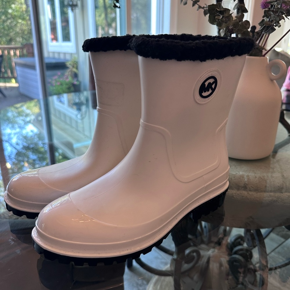 Michael Kors Black and White Rain Rubber Boots Winter Sz 10 New/other read